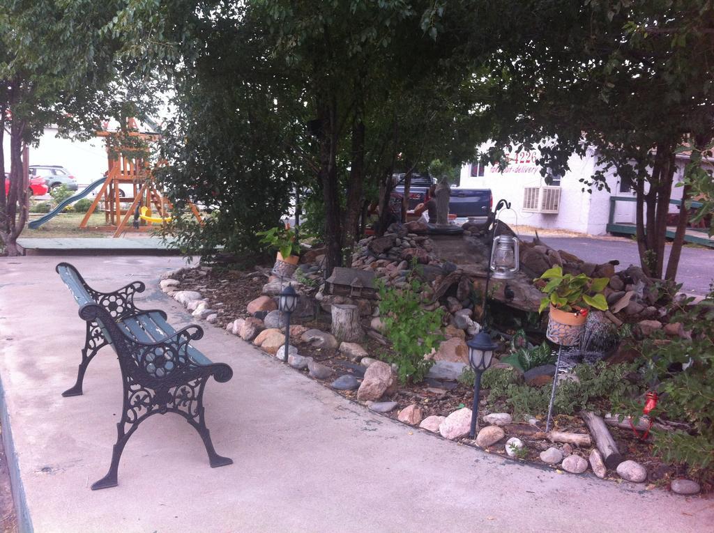 Holiday Motel Canon City Exterior photo